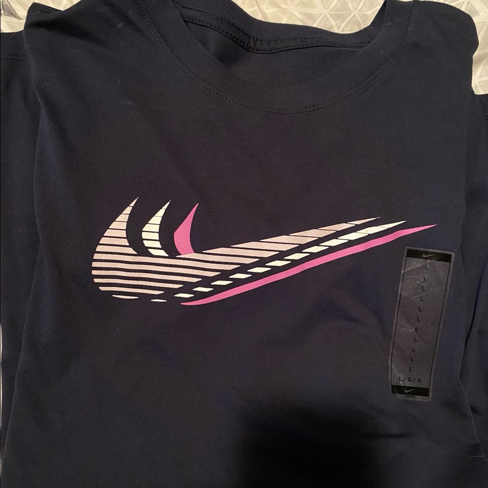 Men’s Nike shirt